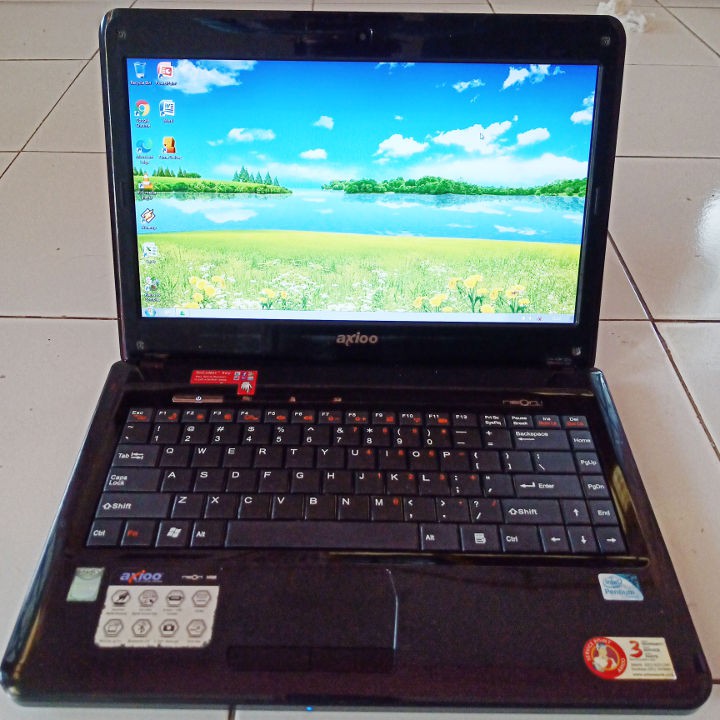 Axioo Neon HNM Hitam Laptop Second Murah RAM 2GB HDD 320GB Intel Windows 7