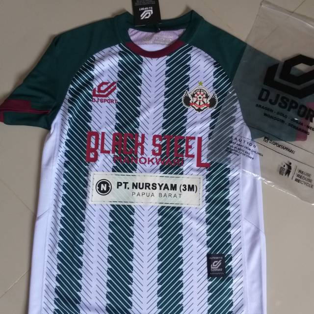 Black Steel Futsal Manokwari. Kondisi BNIP size M. Tinggal 1. Bahan Drifit Rhabit. Nyaman dipakai