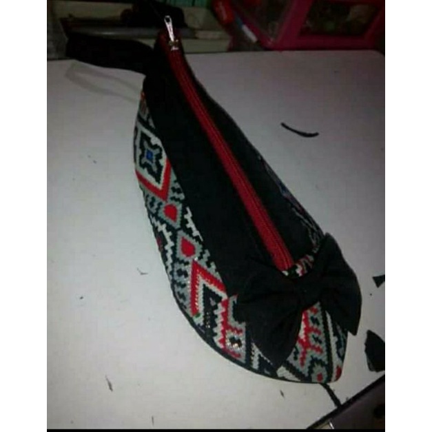 

dompet/kotak pensil bentuk sepatu