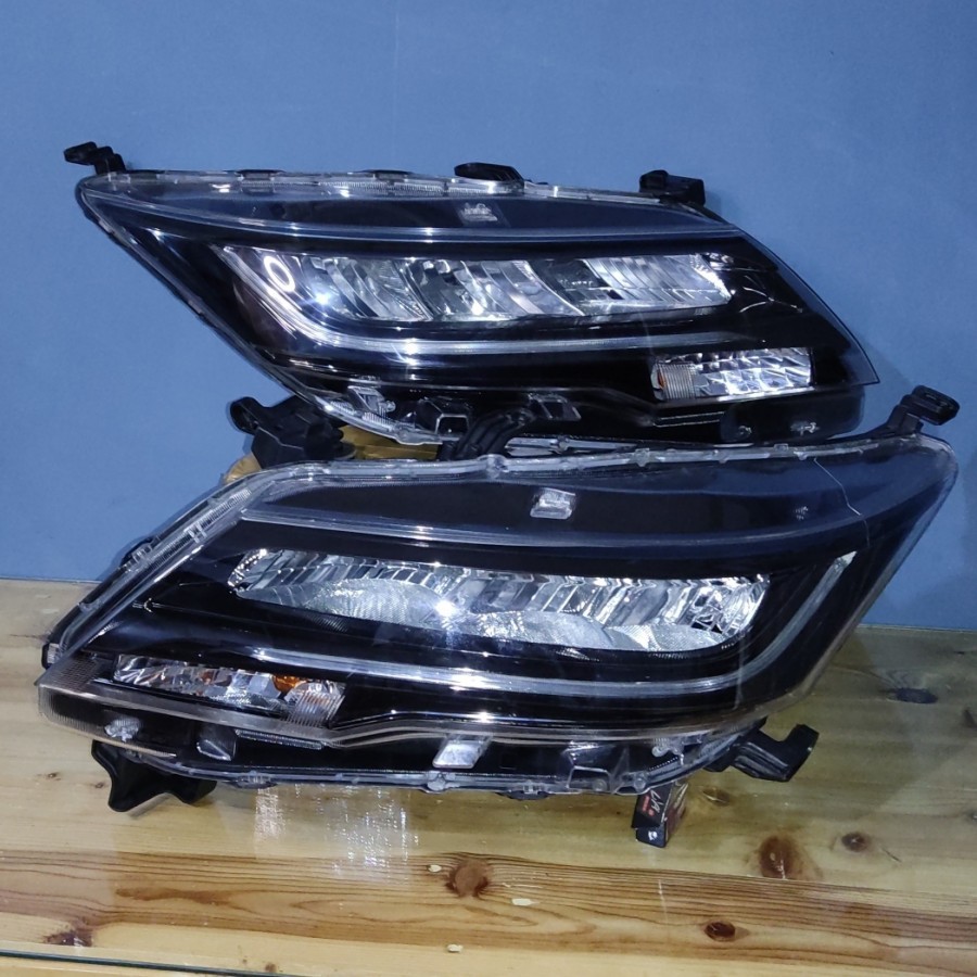 Headlamp Lampu Depan Rush Terios 2017 Up Original