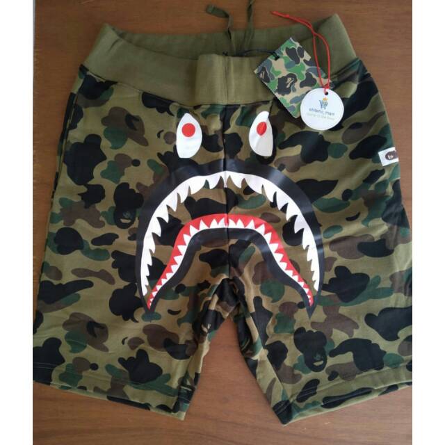 Celana pendek BAPE BATHING APE cammo shark mirror quality ( unisex )