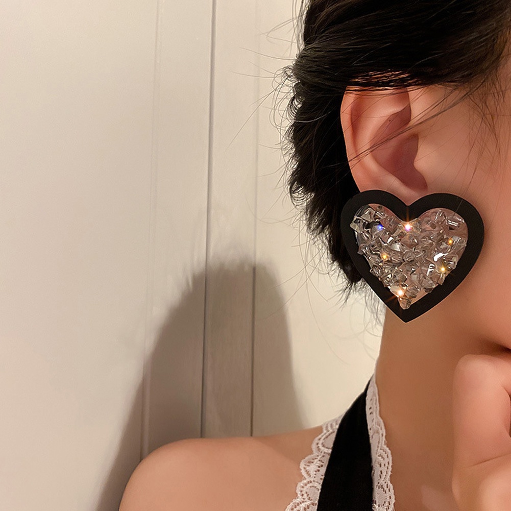 Anting Bentuk Hati Aksen Kristal Warna Hitam Untuk Wanita