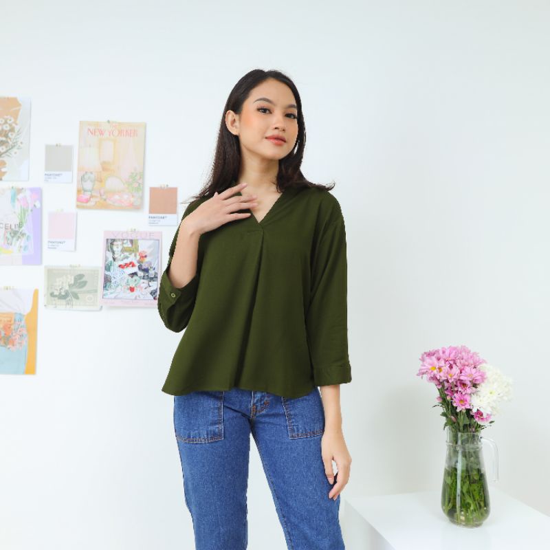 Calie daily shirt/ kemeja uniqlo/ kemeja rayon premium/kemeja kerja