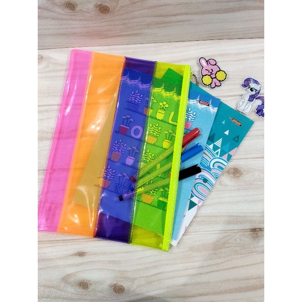 

POCKET FILE TRANSPARAN WARNA WARNI POCKET FILE RAINBOW