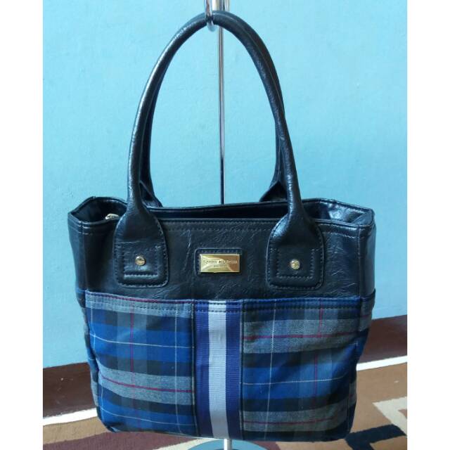 Tommy Hillfiger auth