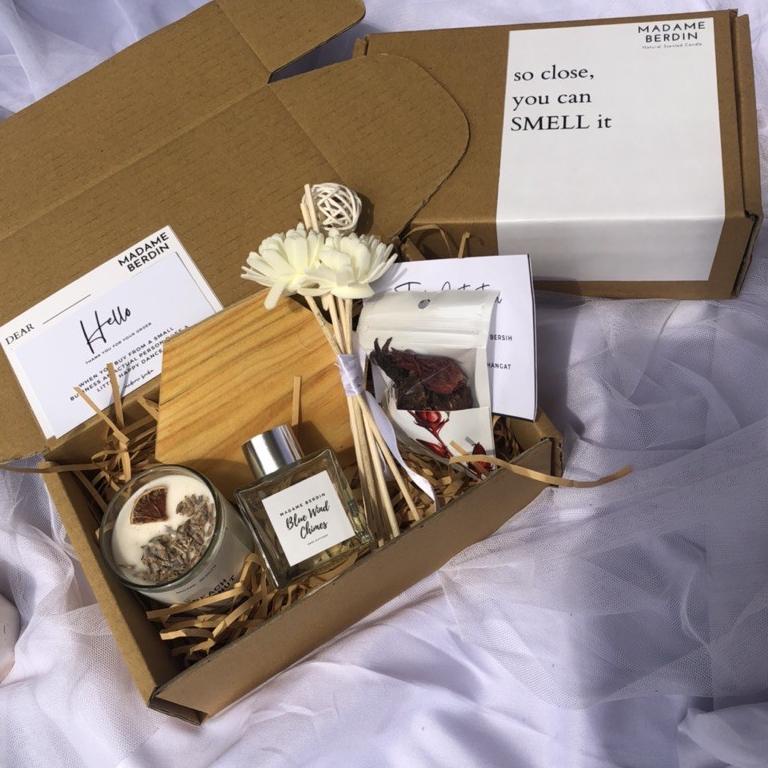 ㆅ HAMPERS Scented Candle Reed Diffuser | Wedding Gift | Graduation gift | Birthday Gift | Hampers Tu