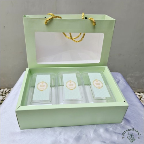 

Tas Hamper Kue Kering Lebaran Muat 3 Toples | Box Kue Lebaran | Tas Hantaran Lebaran | Paperbag Kue Lebaran | Paperbag Hampers | Tas Kertas | Tas Kue Kering | Tas Hampers Kue Kering | Paperbag Parsel | Parsel Lebaran | Paketan Lebaran | GENEHELBSHOP