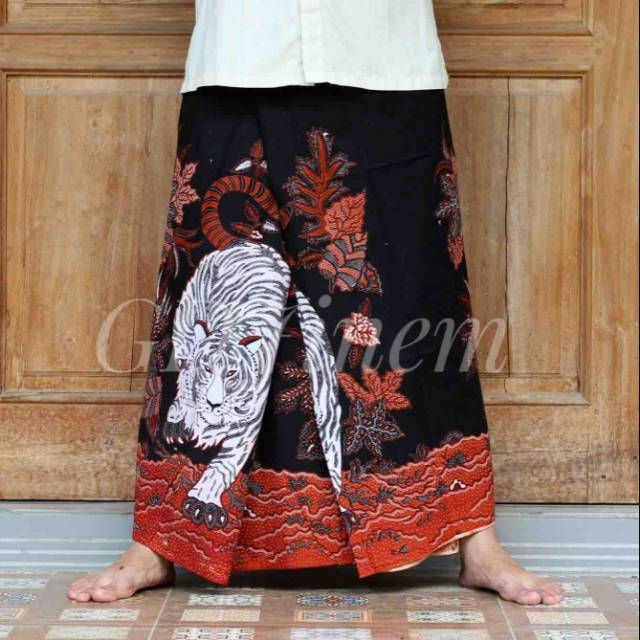 Sarung Batik Macan Putih - Sarung Batik Tradisional - Sarung Pria Batik Solo