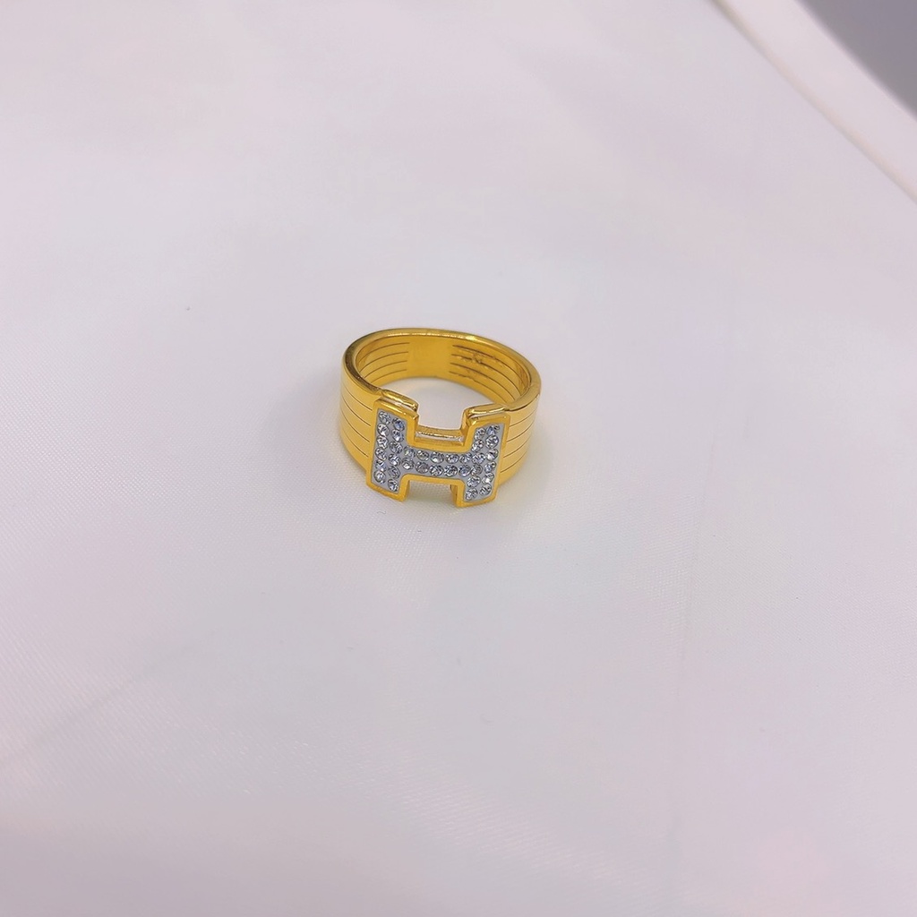 Berlian Huruf H Cincin Anti Karat Temperamen Jari Telunjuk Cincin Baja Titanium