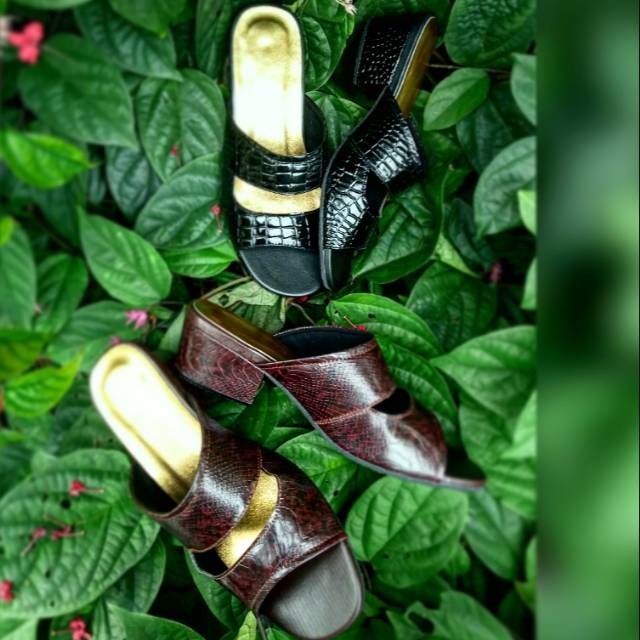 Sandal Heels Wanita Motif Kulit Buaya dan Ular