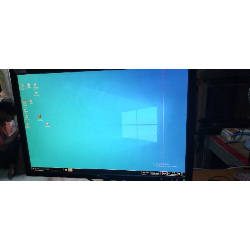 monitot lcd komputer dell 20 in minus sehalai garis