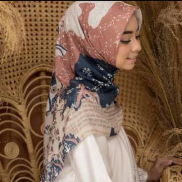 Ready Iswara scarf SADARA wearingklamby