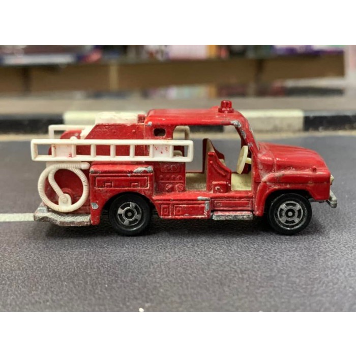 Vintage Tomica 68 Isuzu Pump Fire Engine Made in Japan No Box