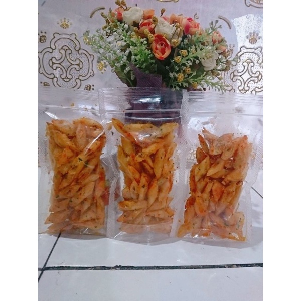 

lulung(lumpia gulung) pedas mercon extra daun jeruk 10000/3 pcs