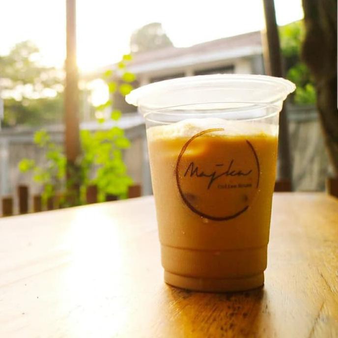 

Es Kopi Susu Hazelnut