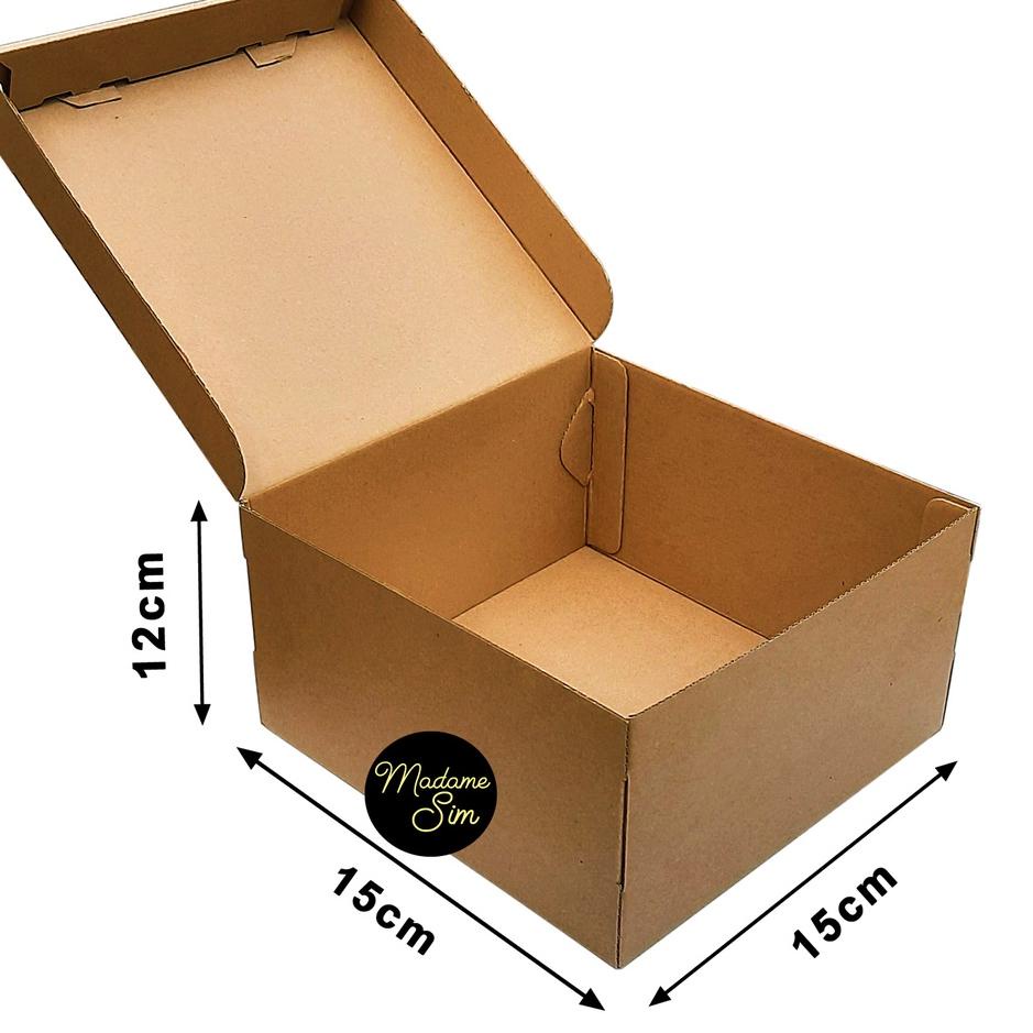 

Terlaris KOTAK KUE - CAKE BOX 15 x 15 x 12 CM ISI 10 PCS ~