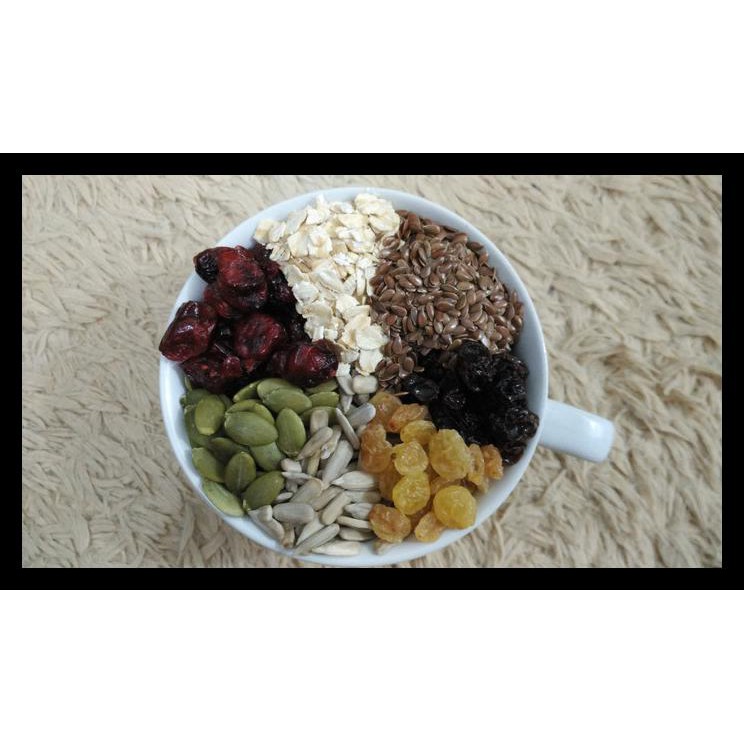 

Cuci Gudang Healthy Granola Mixed A 500 Gram ( Cranberry , Raisin , Seed , Oat )