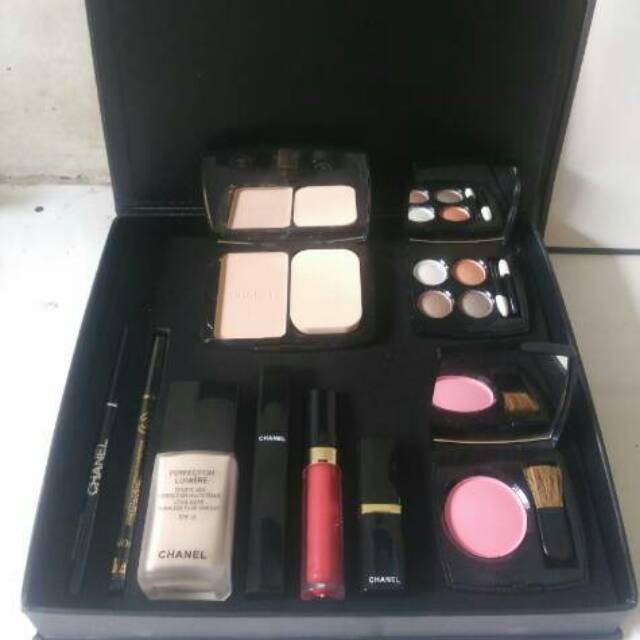 Makeup set chanel 9 in 1