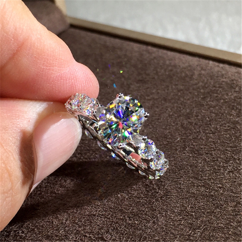 Cincin Bentuk Oval Untuk Wanita