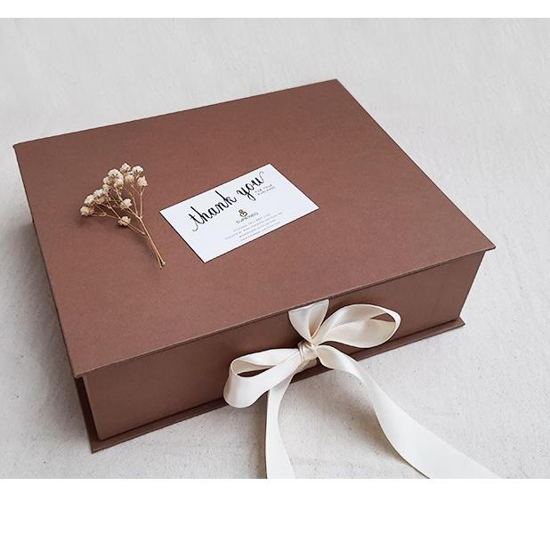 

Update! Kotak Kado/Giftbox Pita uk. 25 x 20 x 7 cm ,,