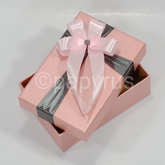 

Ginger Papyrus 10x15 Tinggi 5cm Kotak Kado Gift Box