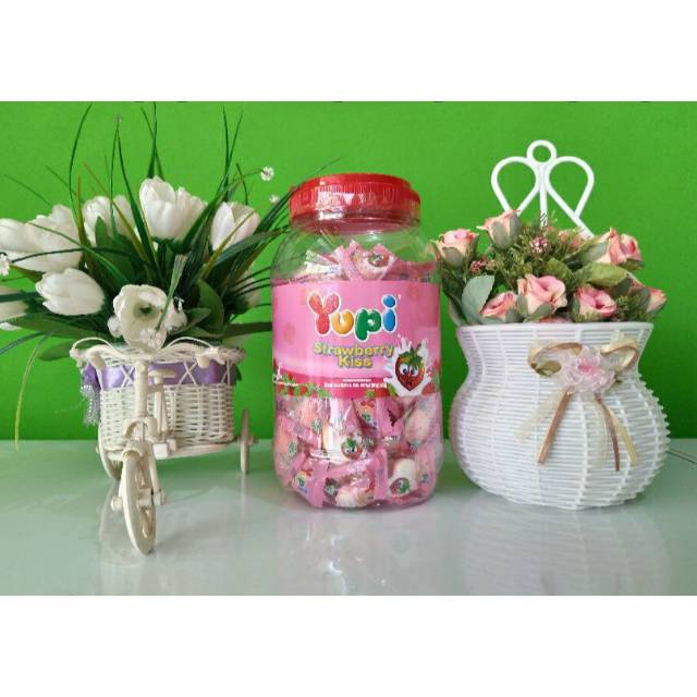 

Yupi Strawberry Kiss 300g