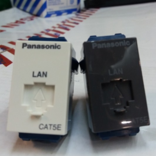 Panasonic Outlet Data Cat 5 WEJ 2488 Putih / WEJ 2488H Hitam