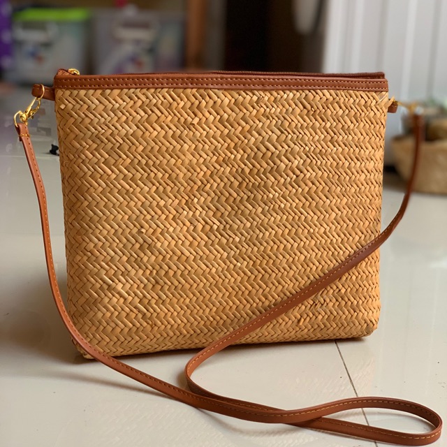 Tas pandan anyam tali panjang Shopee Indonesia