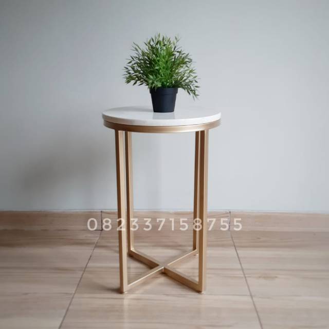 Meja Pojok Marmer Krem Kaki Besi Gold Diameter 40 cm Meja Pojok Marmer Krem Kaki Besi Gold Diameter 40 cm