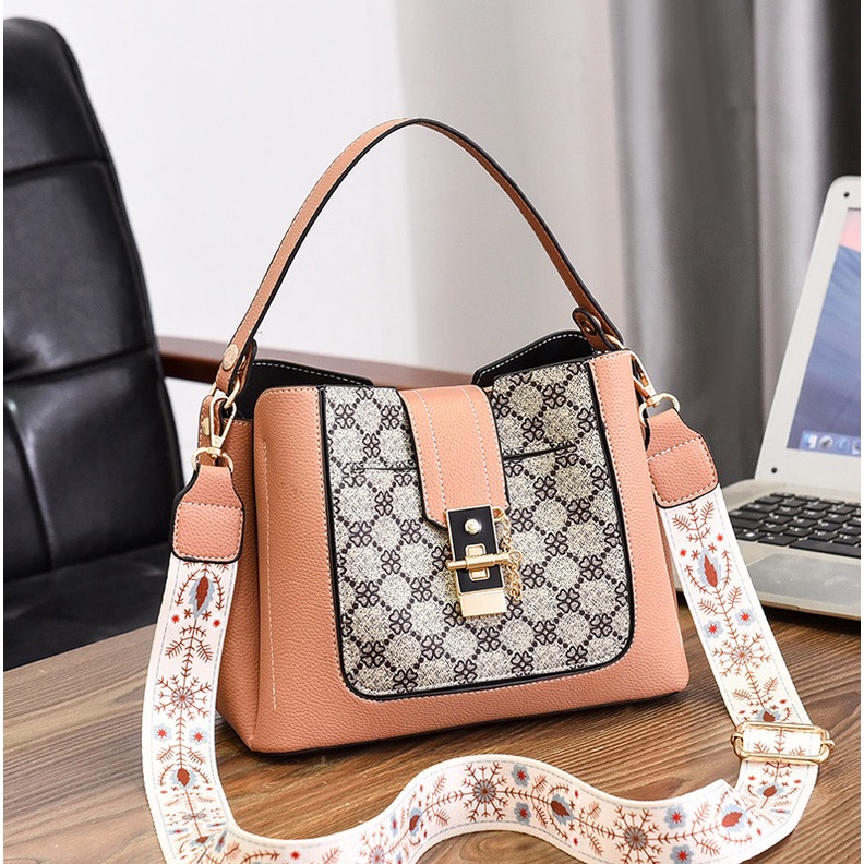 TFT AX20056 92721 AX721 B1949 E4458 (1 KG MUAT 2) Tas Selempang Wanita Import SLINGBAG Elegant