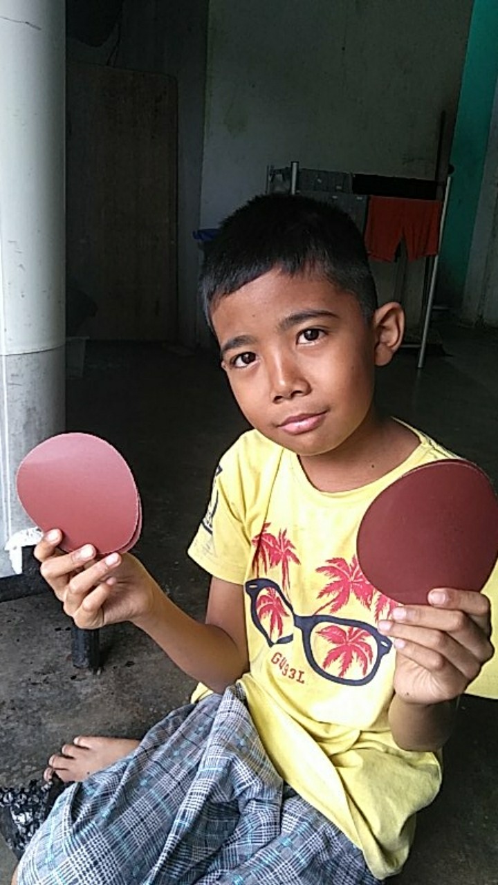 Amplas Bulat Velcro 4 Inch 4 Kertas Pasir Tempel Waterproof Grit Grid Banyak Jenis Tatakan Amplas