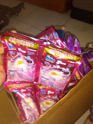 So Klin Liquid Detergen Pencuci Pakaian Cair  12sachet All Varian