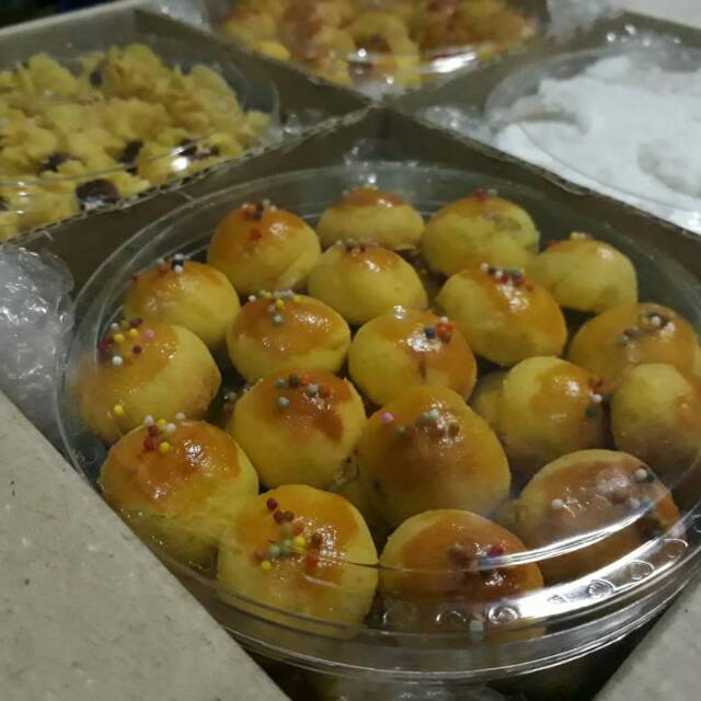 

Kue Kering/Kue Lebaran/Nastar/Semprit/Kastengel/Putri Salju