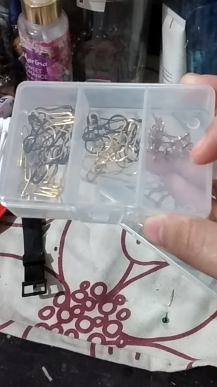 [ Cod ] Box Plastik (3 Sekat) Kotak Tempat Kancing / Jarum / Peniti / Obat / Kalung / Perkakas