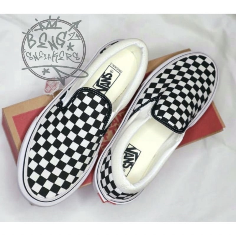 SEPATU VANS SLIP ON CHECKERBOARD CATUR BLACK WHITE PREMIUM