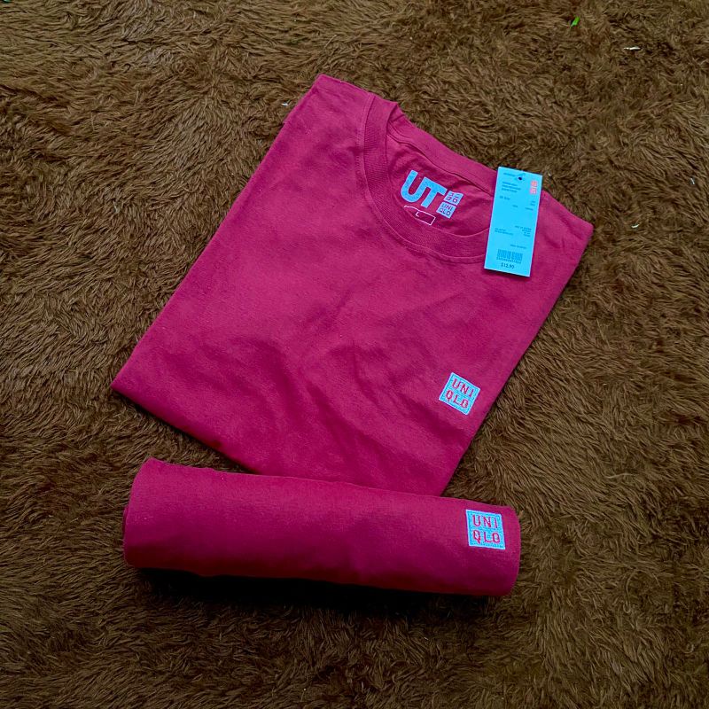Kaos uniqlo pria polos motif logo bordir-Maroon