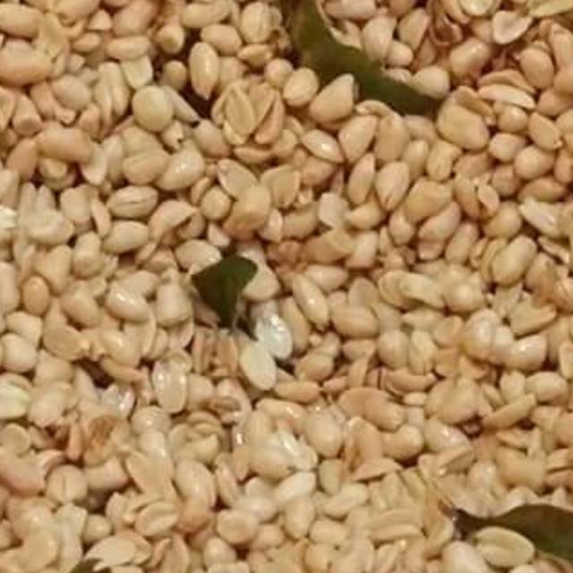 

Cemilan kacang bawang