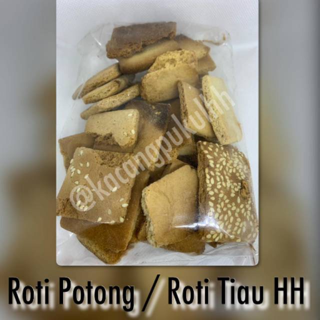 

Roti Potong Atau Roti Tiau Atau Roti Kering Yang Atas Nya Di Taburin Wijen Rasa Nya Sangat Garing