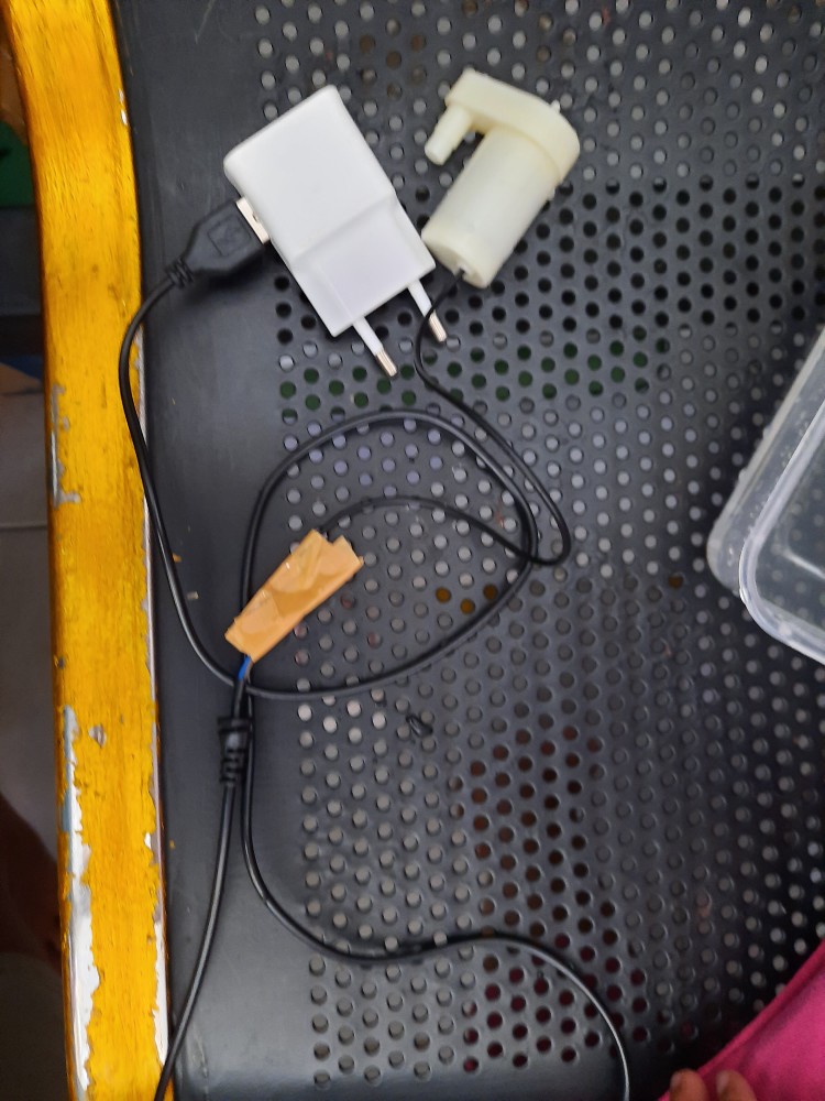 Pompa Air Mancur Mini Dc 3v / 4.5v 100l / H Low Noise Untuk Akuarium Ikan