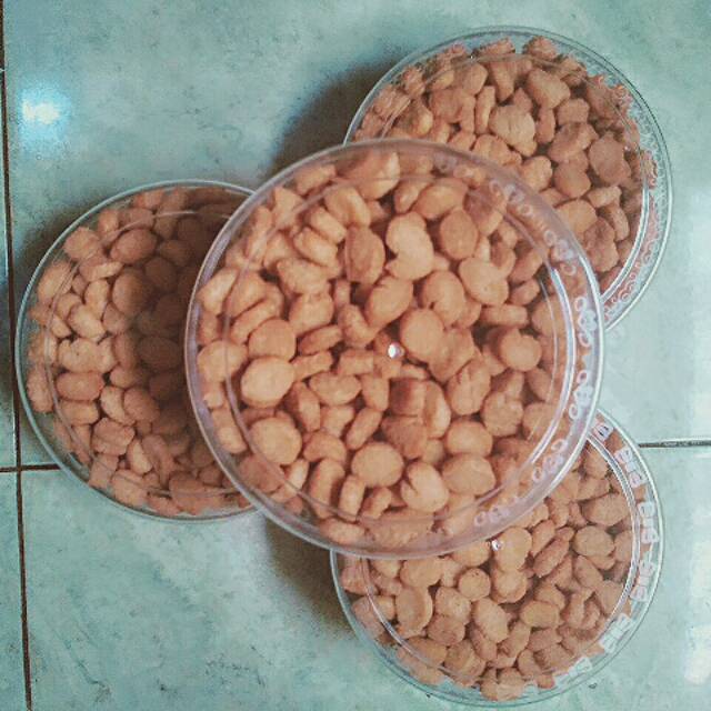 

Kue biji ketapang enak renyah 70 rb per kg