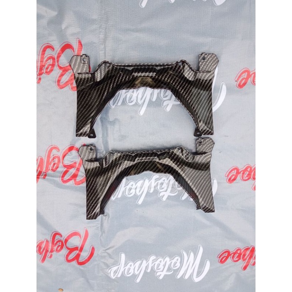Tengah Jok R15 V3 Body Tengah Jok R15 V3 Carbon