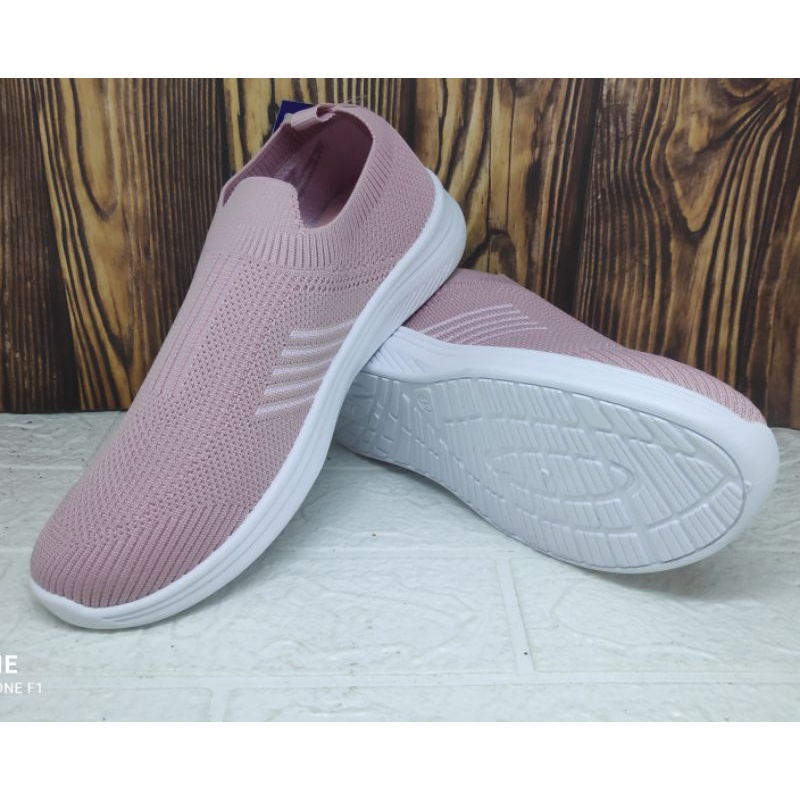 SEPATU SLIP ON NEWERA WINDA &amp; WINNY 02 37-41 dan 33-36  model kaos kaki bandrol Rp 119800