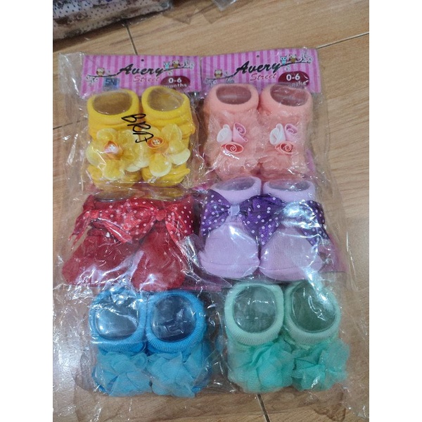 Kaos kaki bayi boneka Avery stret