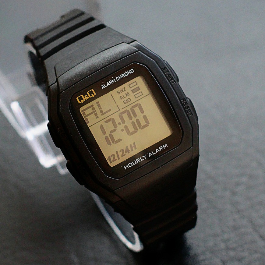 jam tangan QnQ pria / wanita digital super termurah / jtr 1185