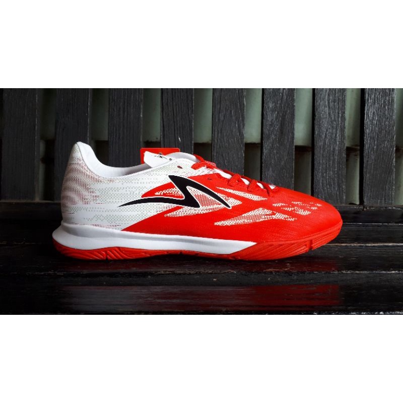 Sepatu Futsal Specs Alpha Pro IN Red White Garuda