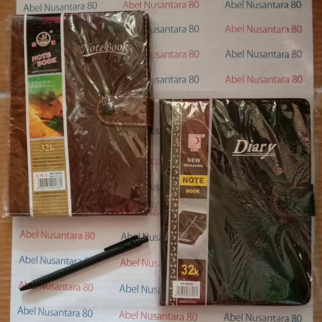 

Agenda Kerja kulit warna coklat 32 K UK kertas 12,5 x 18,3 cm + Pulpen