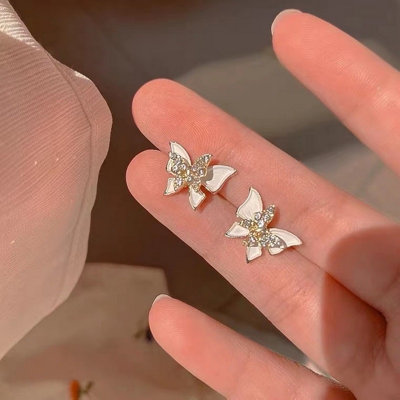 Anting S925 Silver Needle Bentuk Kupu-Kupu Aksen Mutiara Berlian Gaya Korea Vintage Untuk Wanita