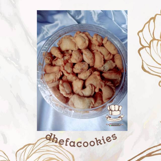 

Kue abon (kue pastel abon mini)