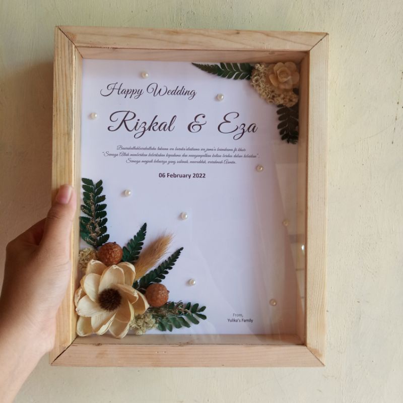 Frame dry flower/ figura/ pigura kado nikah tunangan lamaran mini gold