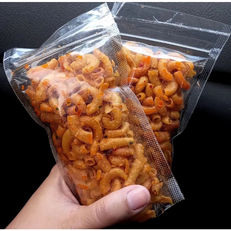 

Makaroni bantet pedas 100gr extra daun jeruk